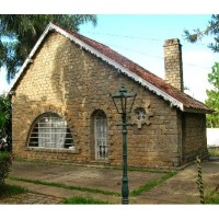 FACHADA PEDRA PARALELEPIPEDO